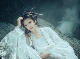 这小姐姐穿的好看吗？