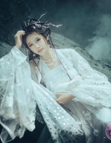 这小姐姐穿的好看吗？